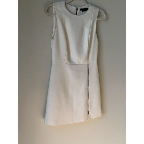 Alice & Olivia Size Two White Zipper Detail Short Dress, Lined and Fantastic! - Picture 2 of 11